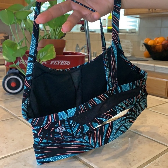 Lululemon - Picture 2 of 7